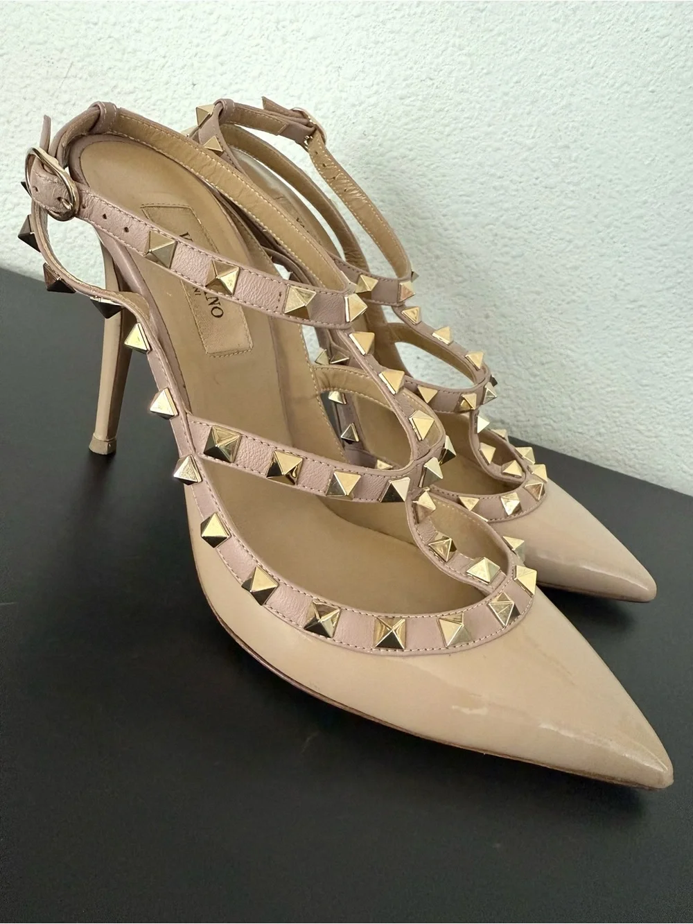 Valentino Garavani Patent Leather Rockstud Slingback Heels Pointed Toe